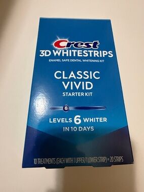 Crest 3D Whitestrips Classic Vivid - Blue and White Kit